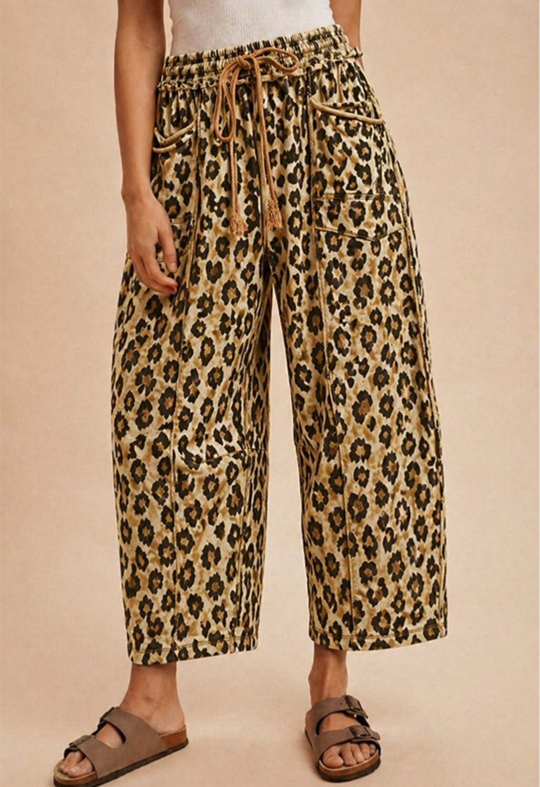 Leopard knit barrel